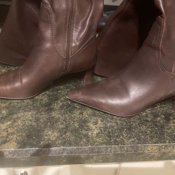 Naturalizer Dark Brown wide calf boots. Beautiful! - Picture 4 of 6